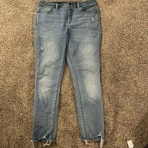 Universal thread size 12/31. High rise skinny jeans. Like new.